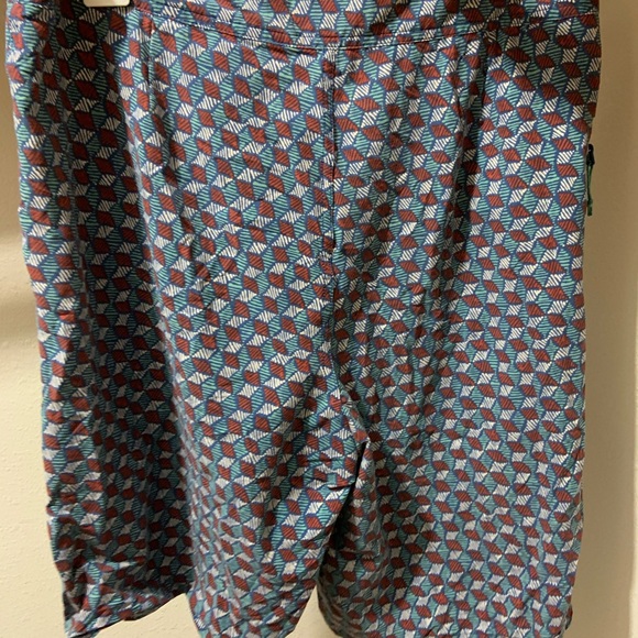 Patterned swim trunks. - Picture 8 of 8